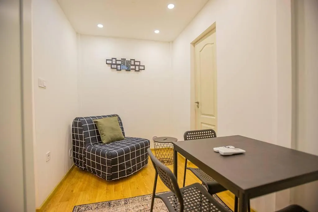 Apartment Cute Gallery Flat In Dob Str, Mars Budapest