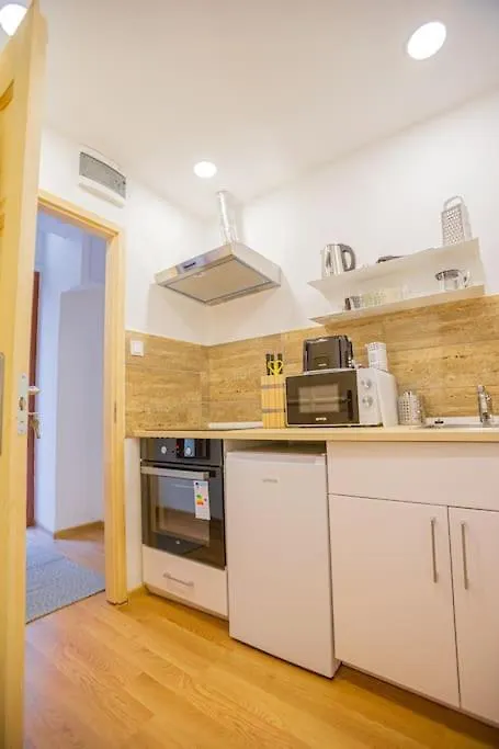Cute Gallery Flat In Dob Str, Mars Budapest Apartment